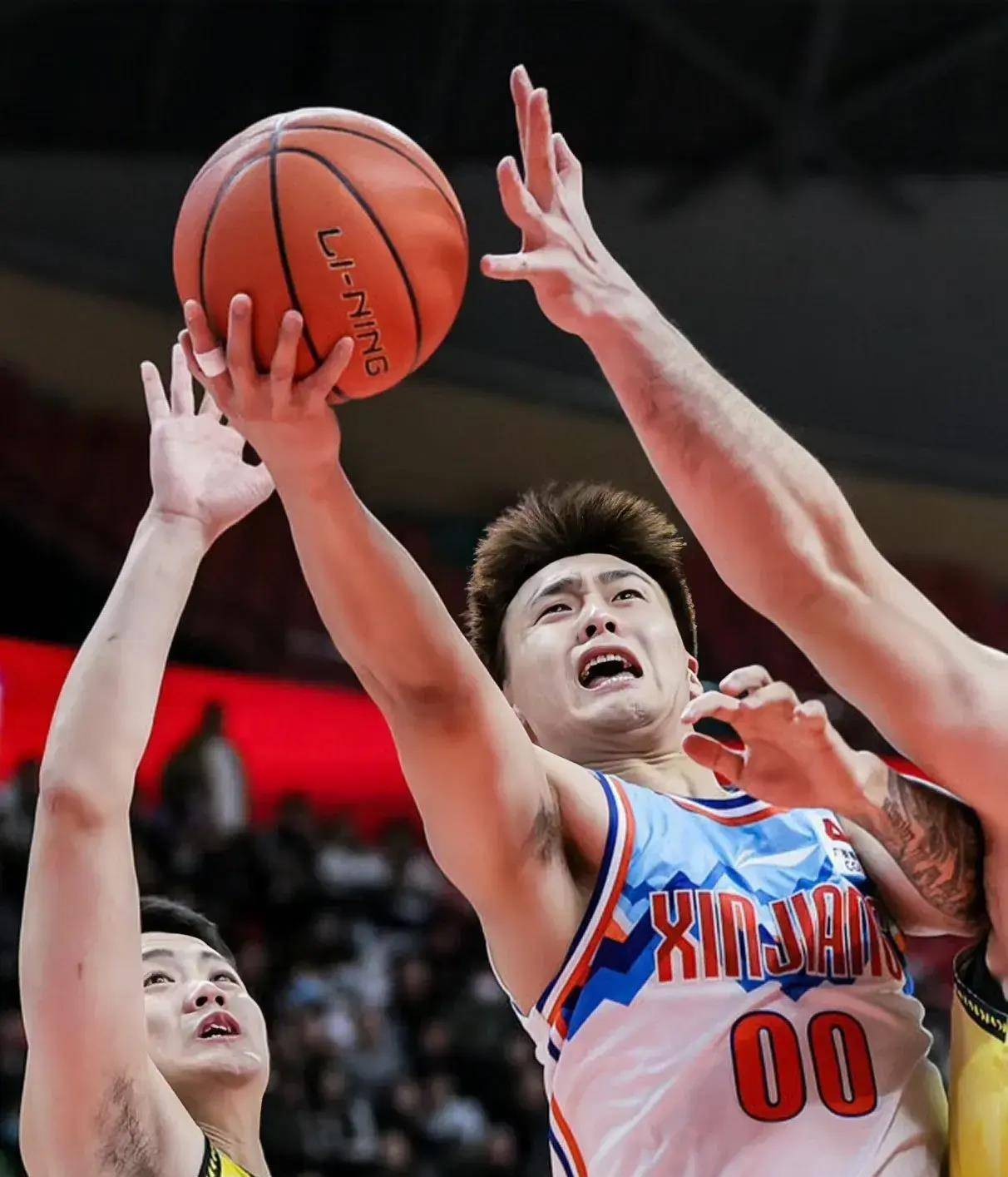 赛前上海久事备战中超，状态回暖细节曝光，引发热议，临场指挥获称赞(赛前状态的三种类型)-九游体育网页版