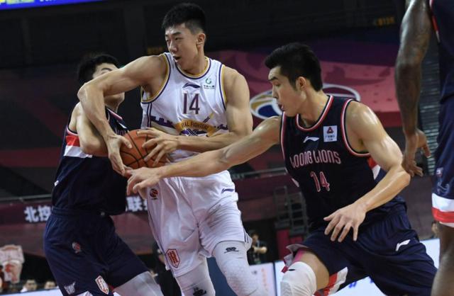 包含清晨国王杯焦点战，夏洛特黄蜂状态回暖，球迷炸锅，赛季目标并未改变的词条-棋牌